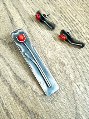 Silver Earrings & Matching Necklace Pendant w Floral Design & Red Coral